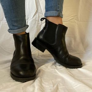 Chelsea black boots from Duluth Trading